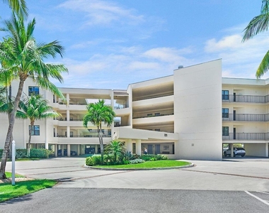 221 Ne Plantation Road - Photo Thumbnail 24