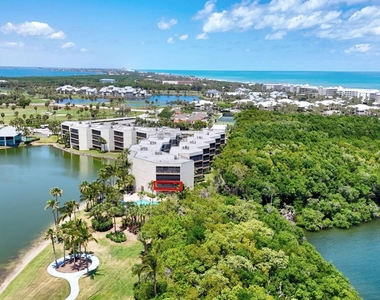 221 Ne Plantation Road - Photo Thumbnail 32