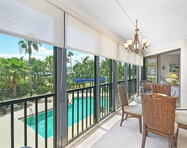 221 Ne Plantation Road - Photo Thumbnail 11