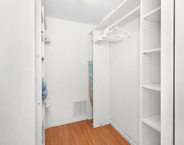221 Ne Plantation Road - Photo Thumbnail 20