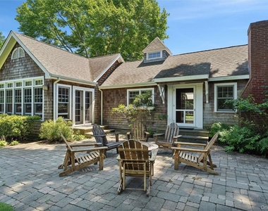 695 Main Street - Photo Thumbnail 1