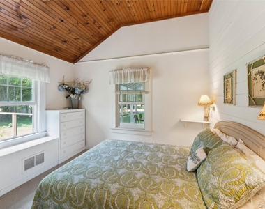 695 Main Street - Photo Thumbnail 12