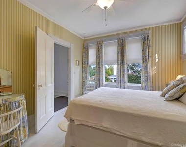 51 Quogue Street - Photo Thumbnail 16