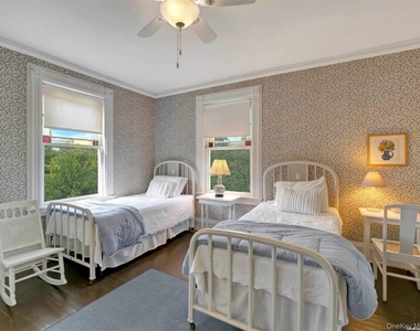 51 Quogue Street - Photo Thumbnail 11