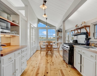 1 Waters Edge Drive - Photo Thumbnail 11