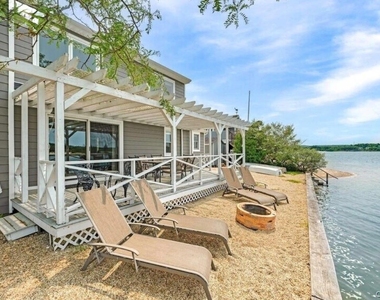 286 Towd Point Road - Photo Thumbnail 3