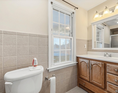983 Warren Avenue - Photo Thumbnail 15