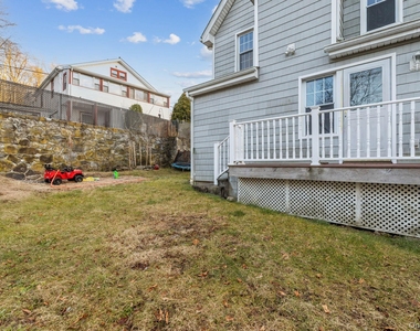 983 Warren Avenue - Photo Thumbnail 2