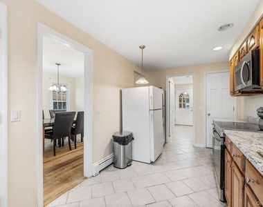983 Warren Avenue - Photo Thumbnail 6