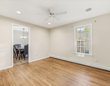 983 Warren Avenue - Photo Thumbnail 12