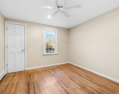 983 Warren Avenue - Photo Thumbnail 17