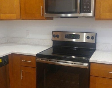 1637 Poplar Street - Photo Thumbnail 8