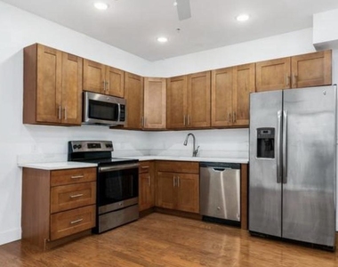 1637 Poplar Street - Photo Thumbnail 2