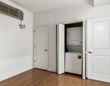 1637 Poplar Street - Photo Thumbnail 4