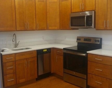 1637 Poplar Street - Photo Thumbnail 7
