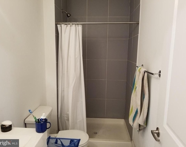 1637 Poplar Street - Photo Thumbnail 5