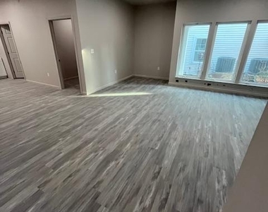 123 S Washington Street - Photo Thumbnail 7