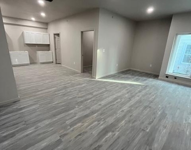 123 S Washington Street - Photo Thumbnail 5