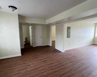 4300 Liberty Heights - Photo Thumbnail 5