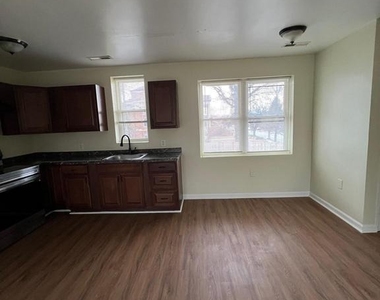 4300 Liberty Heights - Photo Thumbnail 4