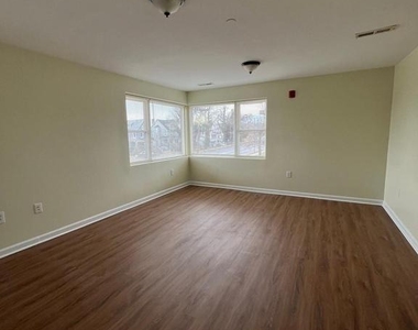 4300 Liberty Heights - Photo Thumbnail 8