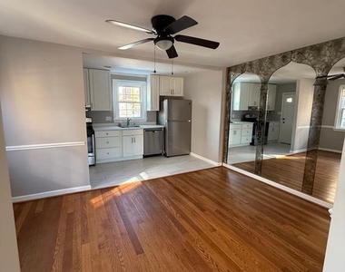 1815 Maple Street - Photo Thumbnail 4