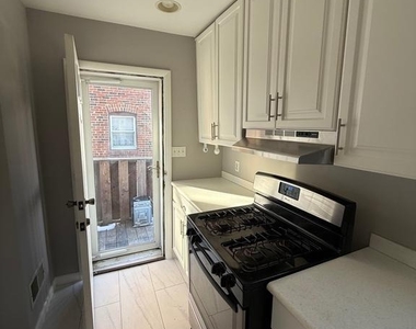 1815 Maple Street - Photo Thumbnail 6