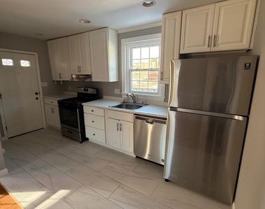 1815 Maple Street - Photo Thumbnail 5