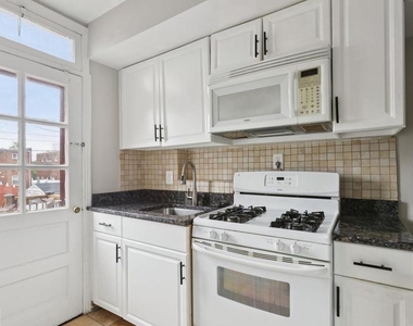 128 33rd Street Ne - Photo Thumbnail 5