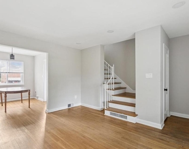 128 33rd Street Ne - Photo Thumbnail 10