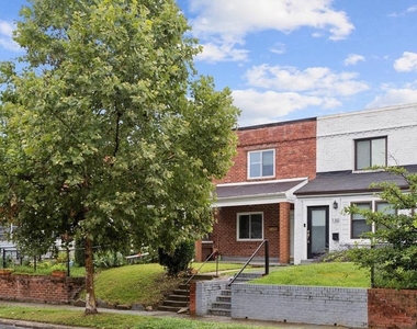 128 33rd Street Ne - Photo Thumbnail 1