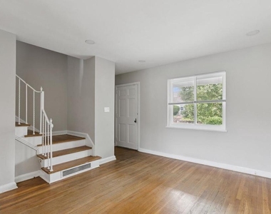 128 33rd Street Ne - Photo Thumbnail 11