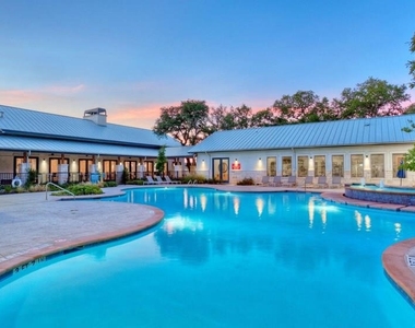 1200 Estancia Pkwy - Photo Thumbnail 7