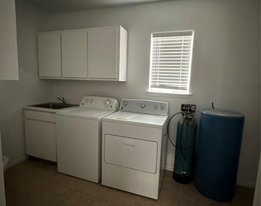 136 Discovery Ln - Photo Thumbnail 12