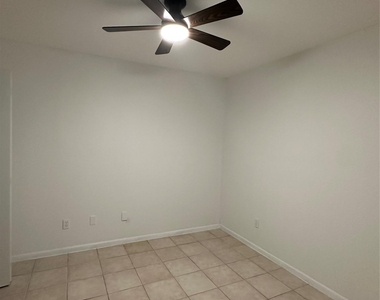 136 Discovery Ln - Photo Thumbnail 7