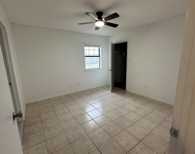 136 Discovery Ln - Photo Thumbnail 5