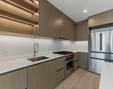 610 Davis St - Photo Thumbnail 10