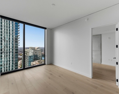 610 Davis St - Photo Thumbnail 4