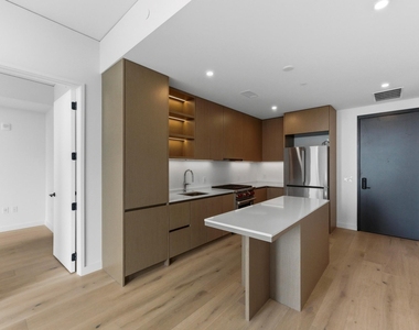 610 Davis St - Photo Thumbnail 6