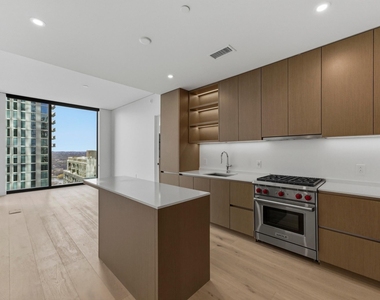 610 Davis St - Photo Thumbnail 9