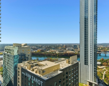 610 Davis St - Photo Thumbnail 2