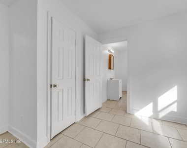 1830 W 27th Street - Photo Thumbnail 15