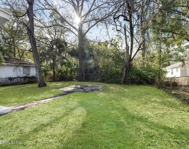 1830 W 27th Street - Photo Thumbnail 19