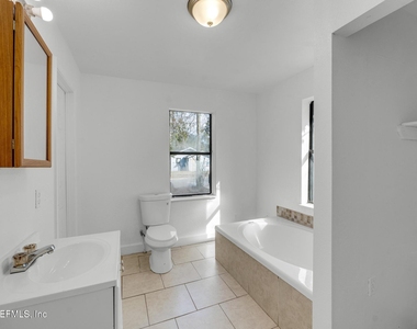 1830 W 27th Street - Photo Thumbnail 16