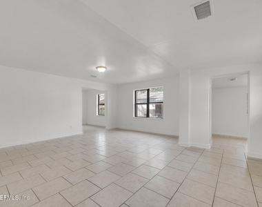 1830 W 27th Street - Photo Thumbnail 3