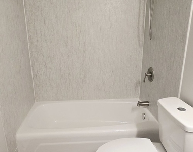 10 Oak Avenue - Photo Thumbnail 12