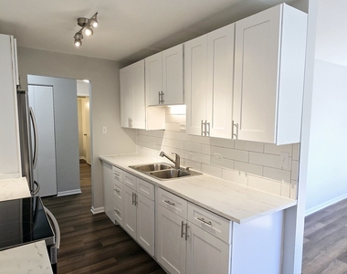 10 Oak Avenue - Photo Thumbnail 3