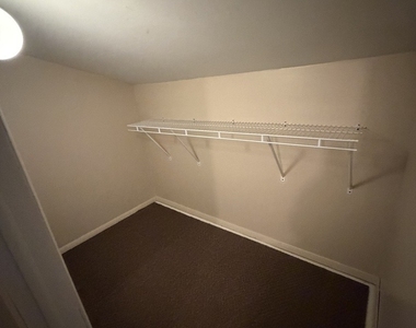 690 W Judson Street - Photo Thumbnail 5