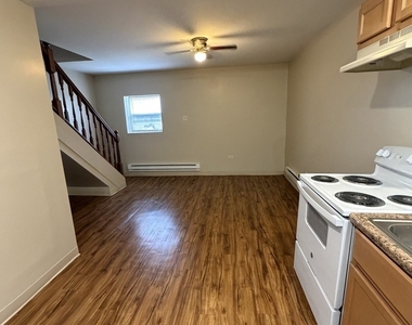 690 W Judson Street - Photo Thumbnail 2