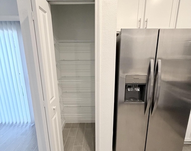 2113 Windward Cay Lane - Photo Thumbnail 9
